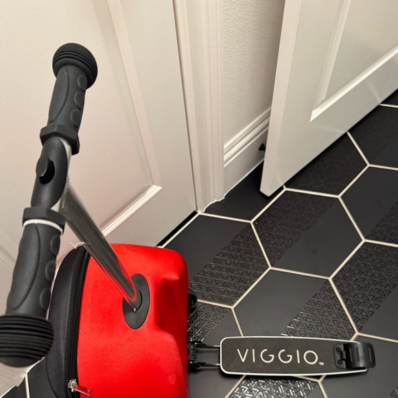 Viggio Ladybug Bambino Ride on Scooter Luggage Suitcase 19" - Picture 3 of 8